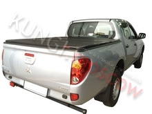 Жесткая трехсекционная крышка Mitsubishi L200 IV Triton (2009+)