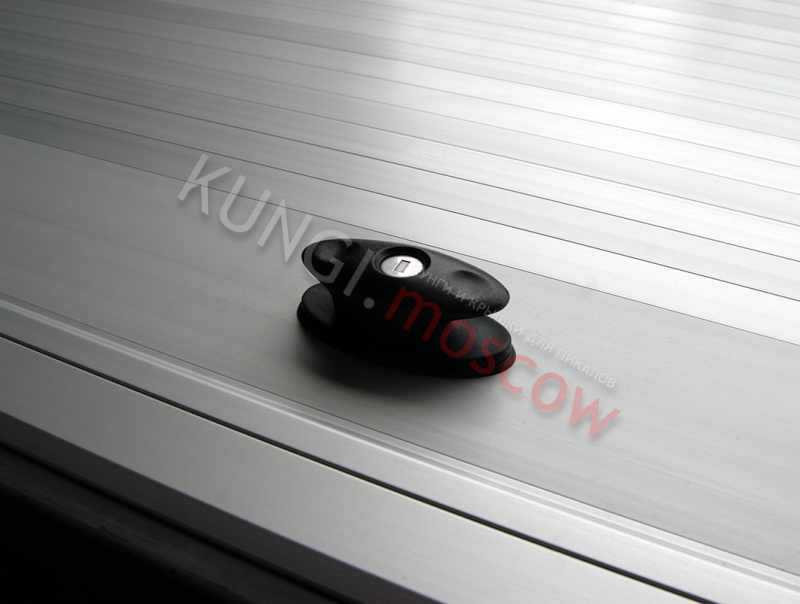 CARRYBOY Roller Lid Hilux REVO (1) CTRD-CB744 (1)