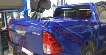 Крышка из AБС пластика (механическая) для Toyota Hilux 2015-2019. Aeroklas