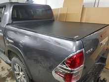 Крышка роликовая Hard Roll Up на Toyota Hilux Revo (2015-2019)