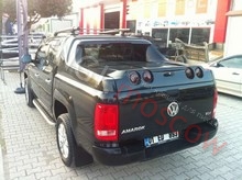 Крышка Grandbox для пикапа VW AMAROK с задними фонарями окрашенная в цвет