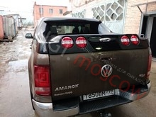 Крышка Grandbox для пикапа VW AMAROK с задними фонарями окрашенная в цвет