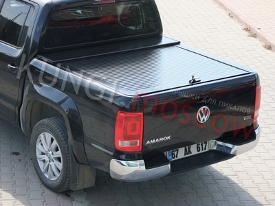 Крышка кузова для пикапа VW AMAROK, сдвижная- типа рольставни-черная ― Кунги и тюнинг для пикапов в Москве