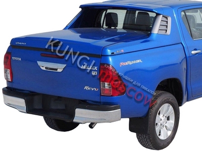 Спортивная крышка ALPHA со стоп сигналом Toyota Hilux VIII Revo (в грунте) (2015+) ― Кунги и тюнинг для пикапов в Москве